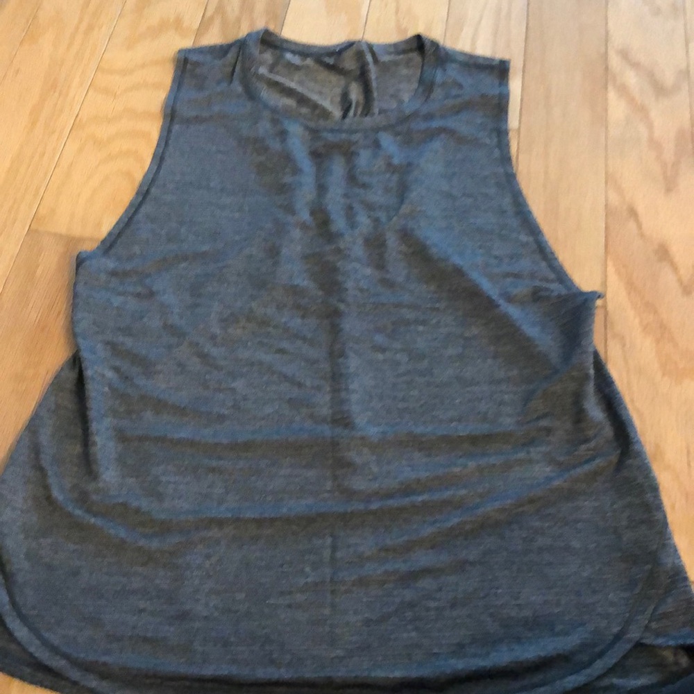 Lululemon muscle tee